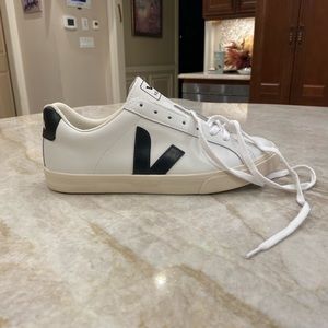 BRAND NEW!!! White Veja sneakers with black detailing